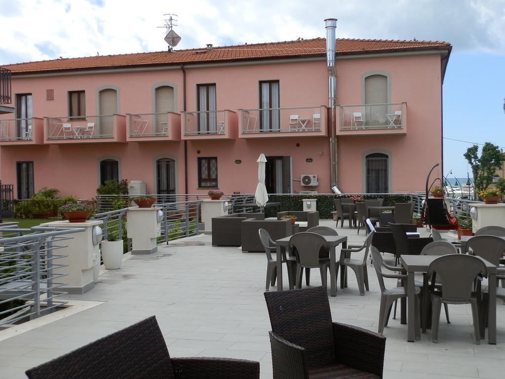 Hotel Lucerna Castiglione della Pescaia Exterior foto